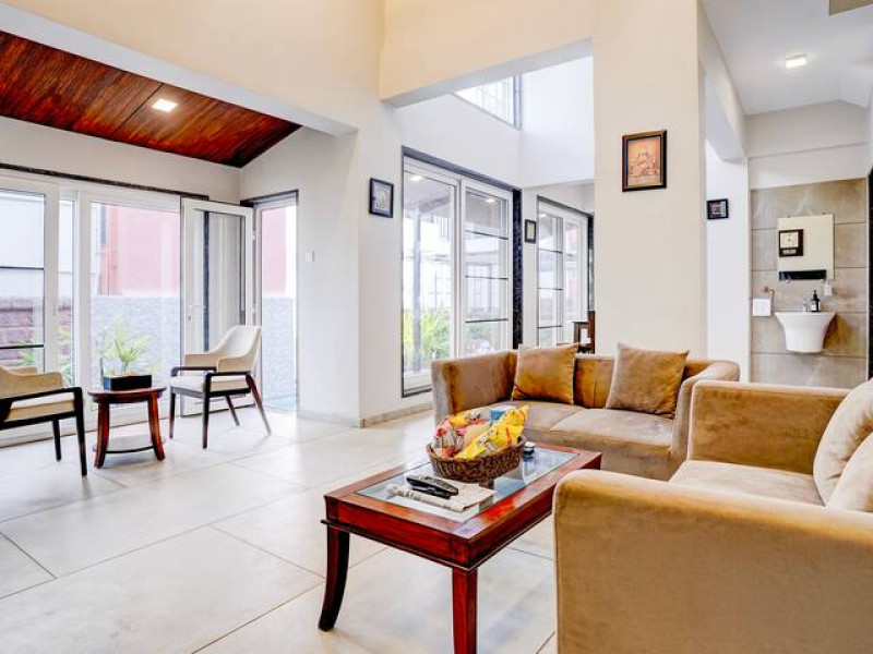 ELIVAAS Irene Jade,a Elegant Oasis: Pet Friendly 3-BHK W/ Garden & Pool
